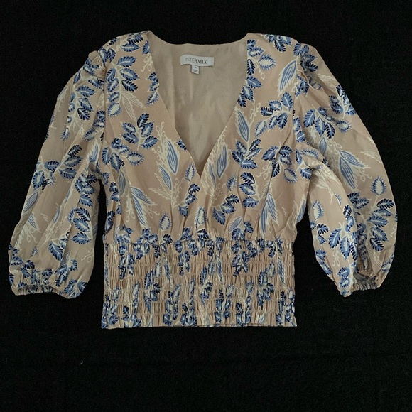 Intermix top size P - Picture 1 of 6